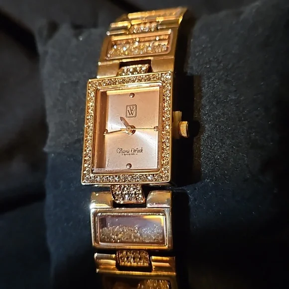 Victoria Wieck | Accessories | Victoria Wieck Floating  display picture 2